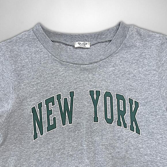 Brandy Melville New York Baby Tee Gray Green Cropped Top Y2K Women’s S - Picture 2 of 8